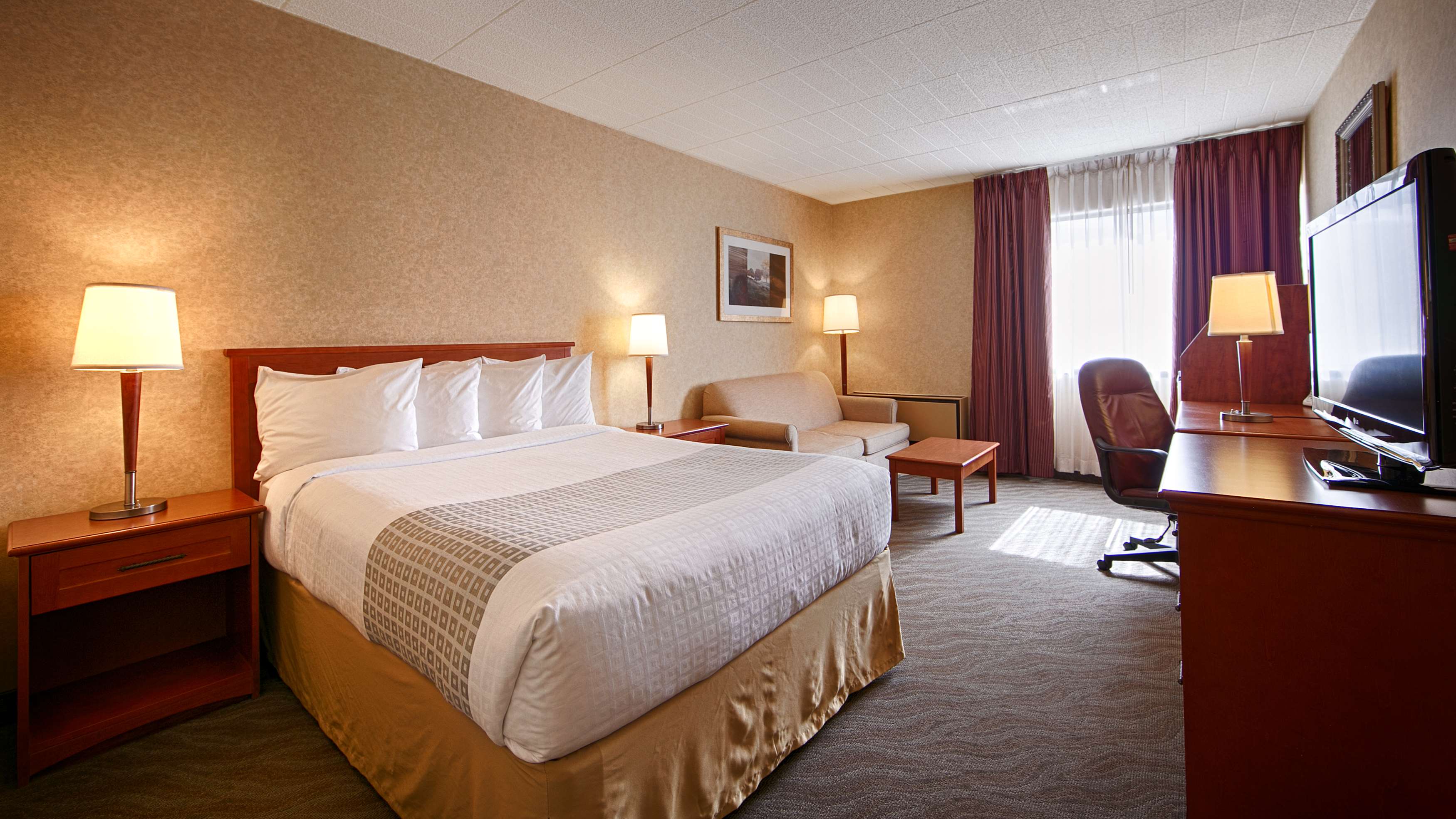 Queen Guest Room Best Western North Bay Hotel & Conference Centre North Bay (705)474-5800