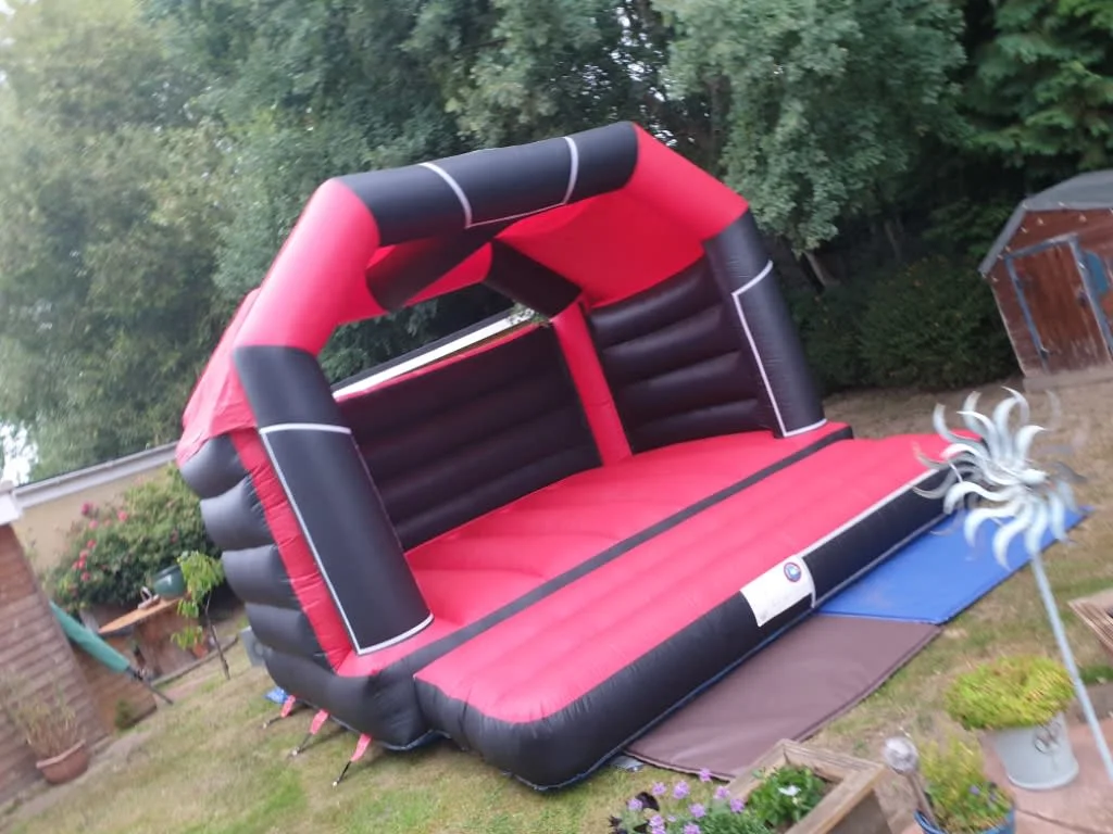 Images Top Banana Bouncy Castles