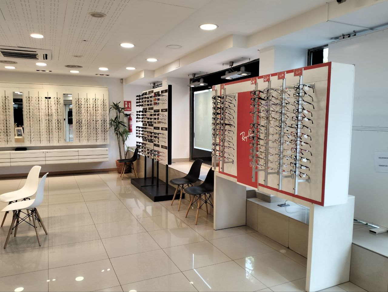 Images Optica2000 Dante Alighieri Barcelona