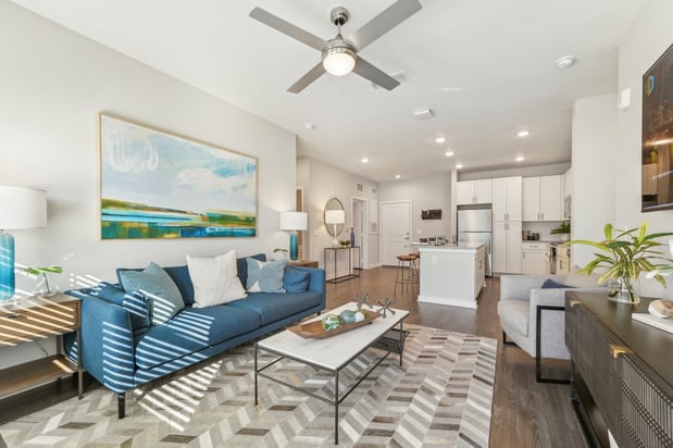 Images Story Lake Gibson | Luxury Apartment Homes