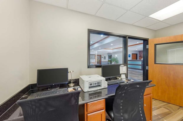 Images Best Western Plus Midwest City Inn & Suites