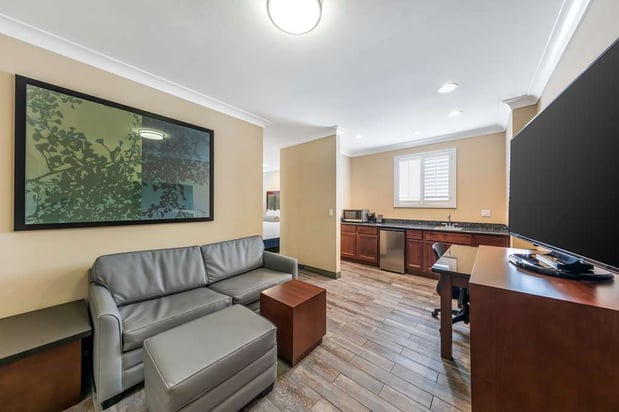 Images Best Western Plus Avita Suites