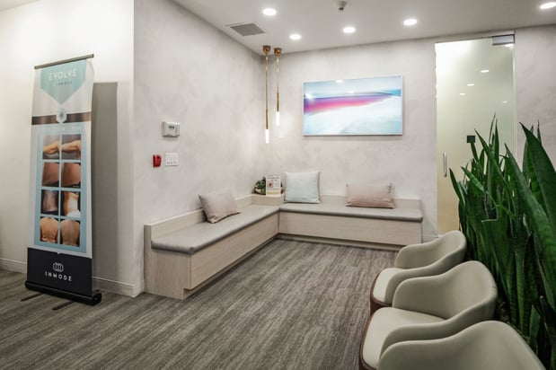 Images Moy, Fincher, Chipps Facial Plastics & Dermatology - Beverly Hills