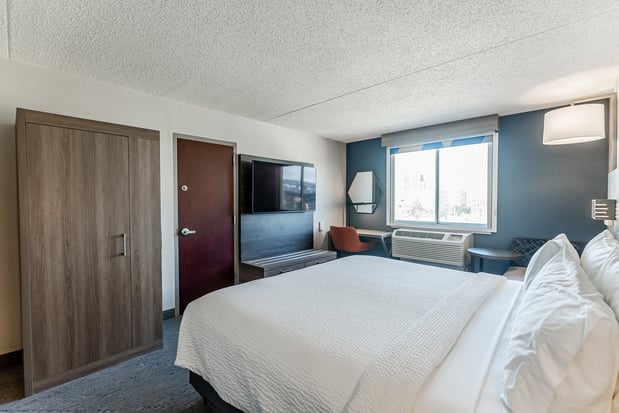 Images Holiday Inn Express Philadelphia - Penns Landing by IHG