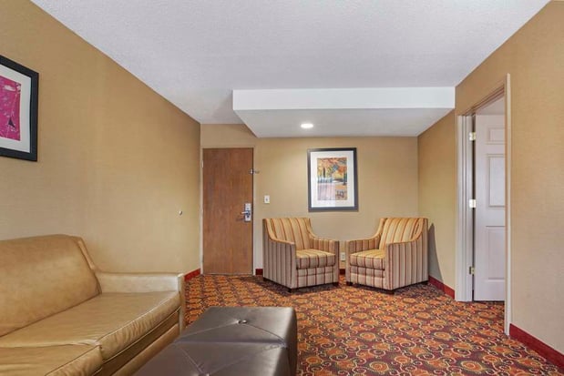 Images Best Western Plus The Inn at Sharon/Foxboro