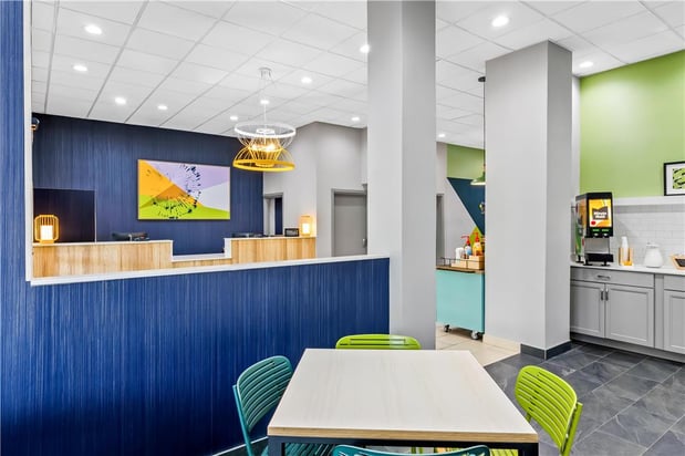 Images Spark by Hilton Lexington