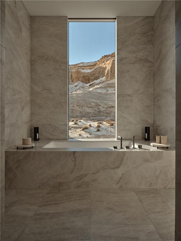 Amangiri Six Bedrooom Ridge Villa Bathroom Bathtub