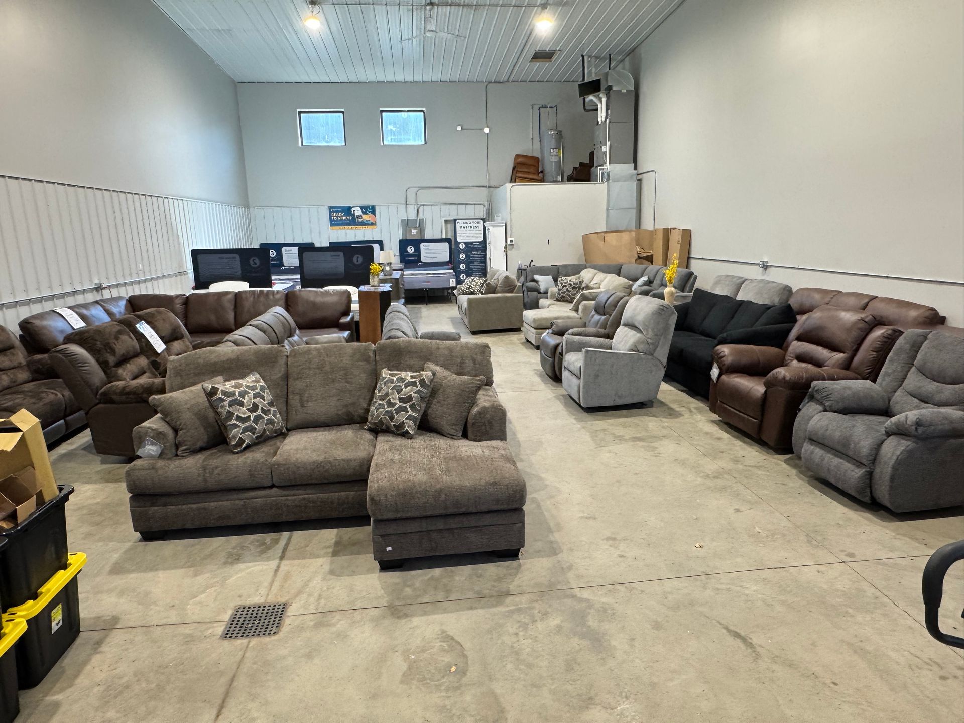 Dakota Home Outlet Image