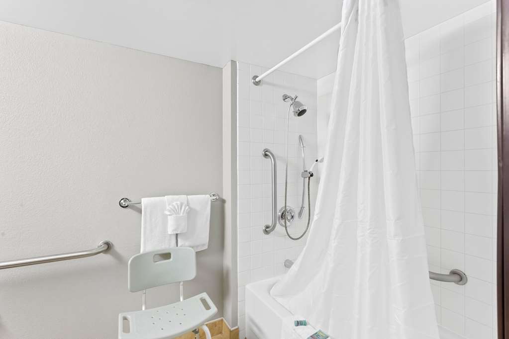 ADA Guest Bath