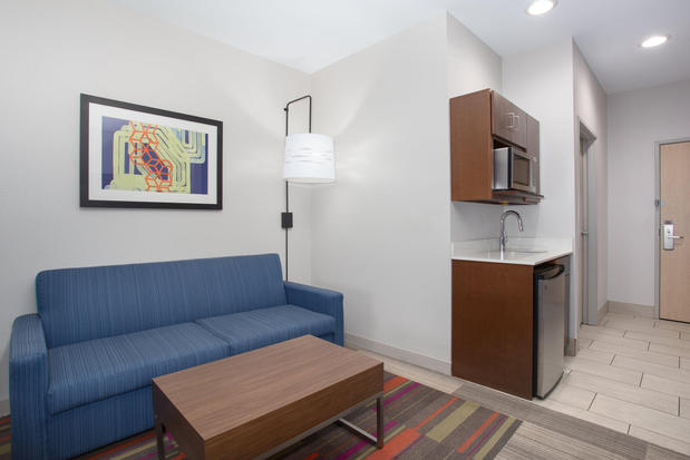 Images Holiday Inn Express & Suites Amarillo by IHG