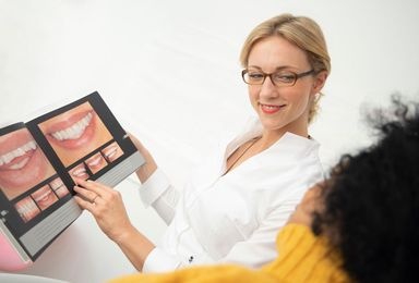 Dr. med. dent. Elena Heinemann, Spitalerstr. 16 in Hamburg