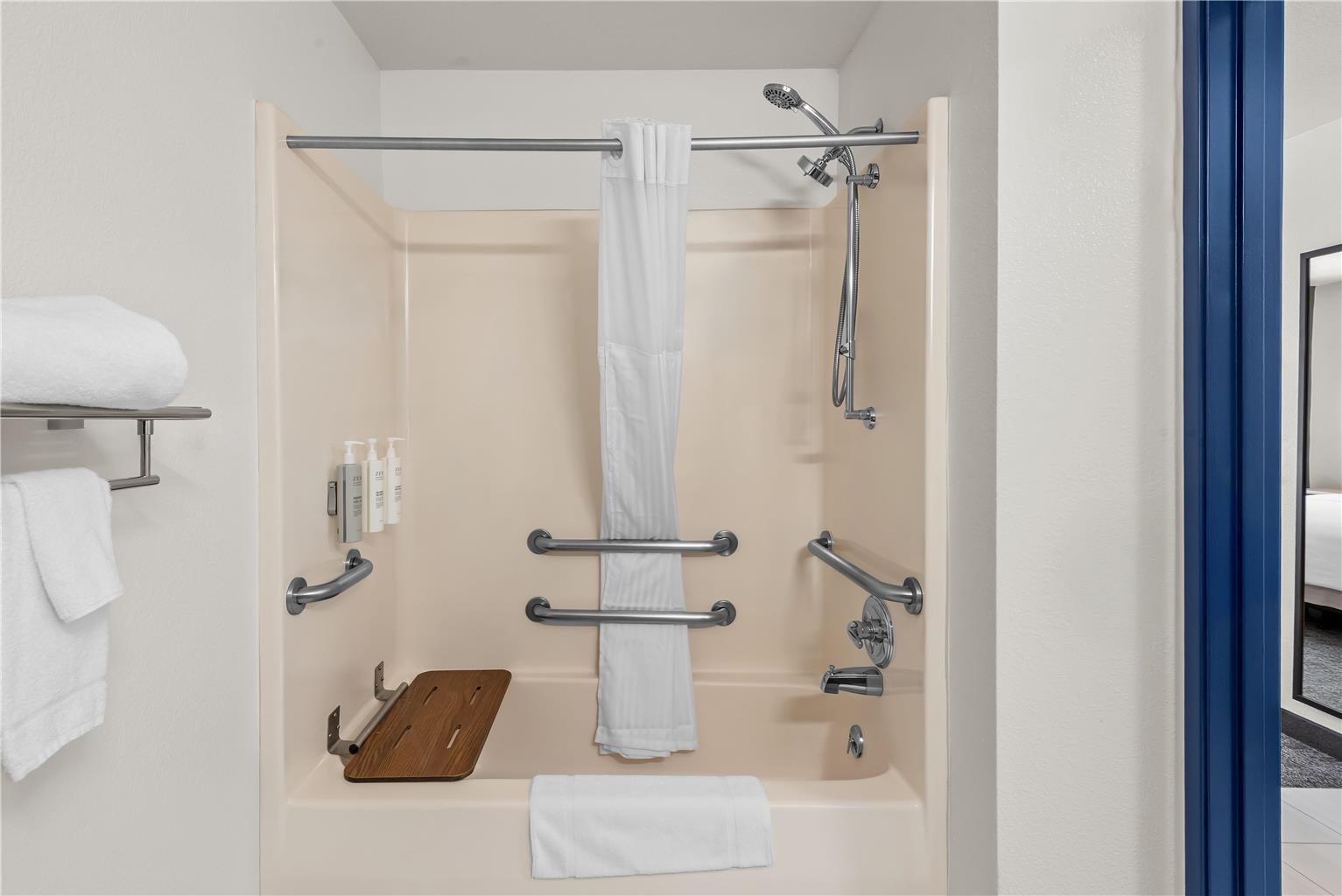 Guest room bath 