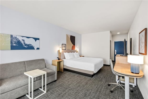 Images Spark by Hilton Duluth