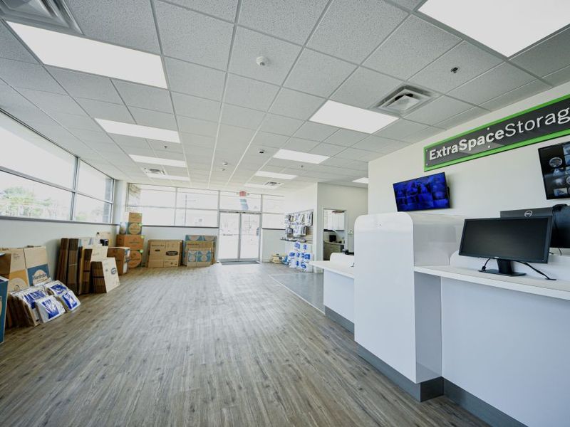 Images Extra Space Storage