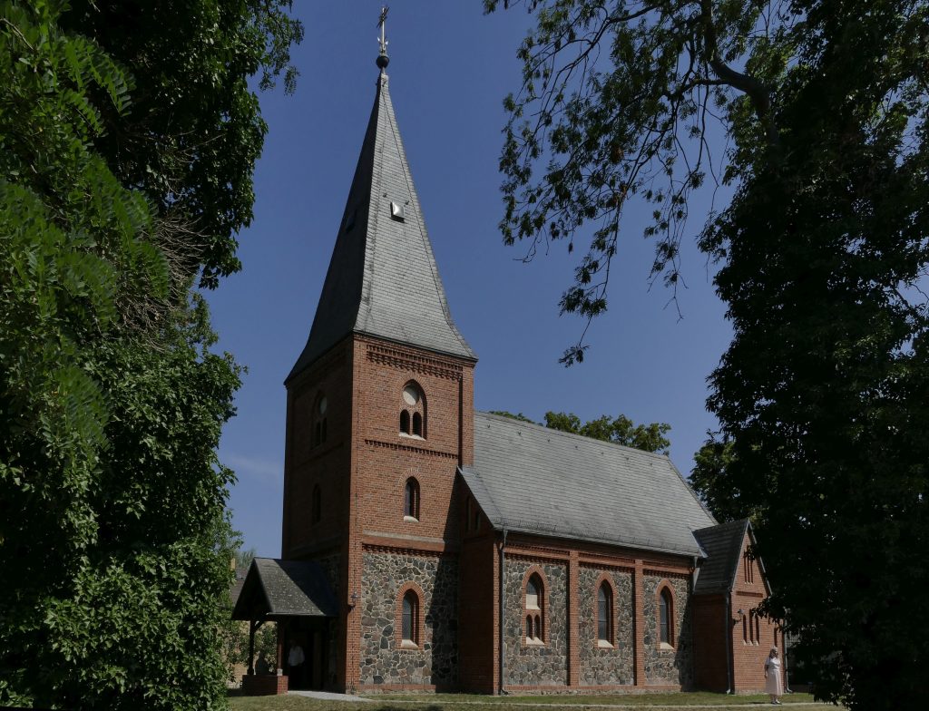 Kirche Kartzow - Pfarrsprengel Kartzow, Kartzower Dorfstraße 23 in Potsdam