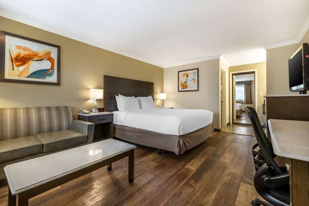 Images Best Western Plus Orange County Airport North