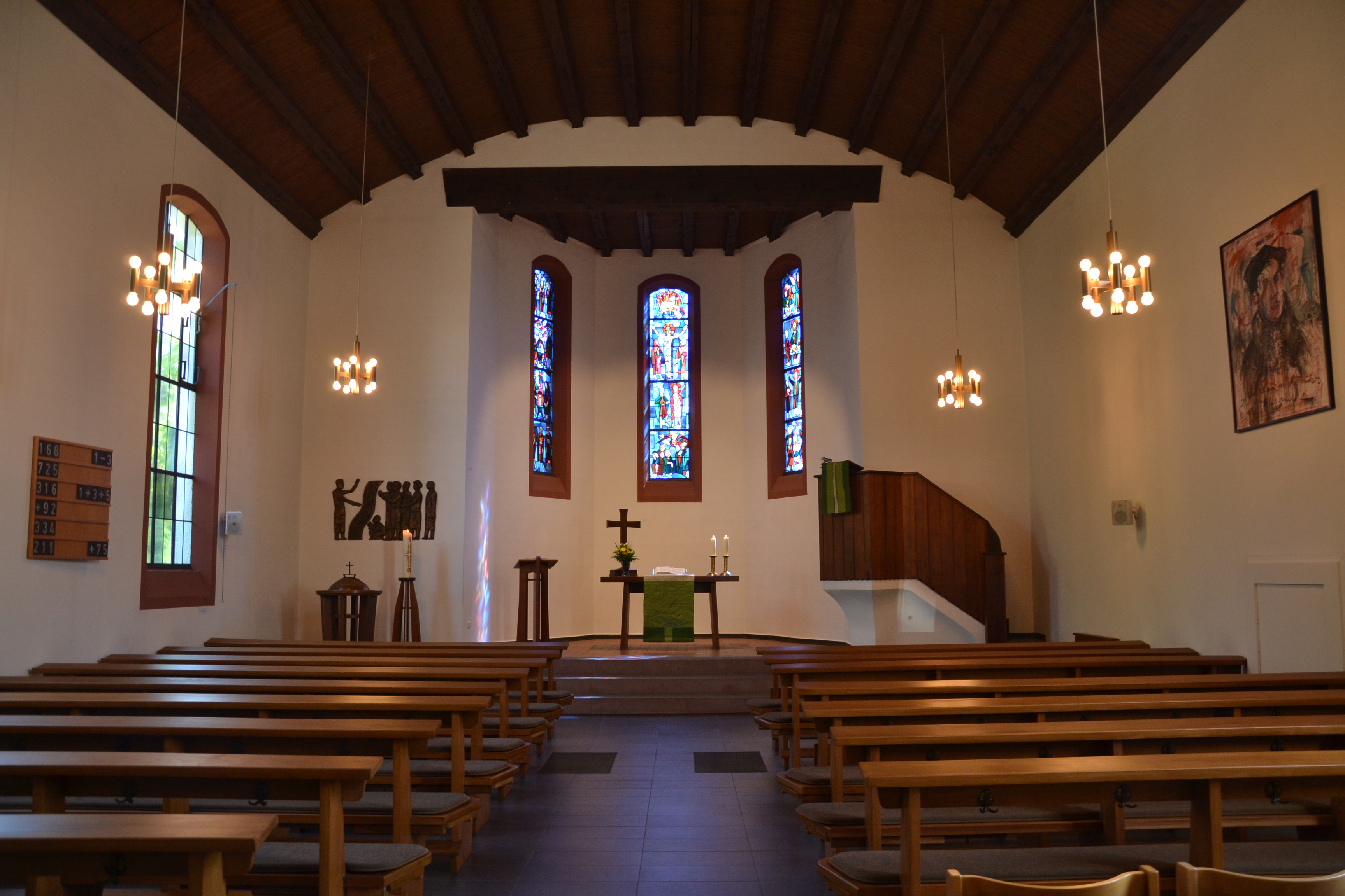 Kirchraum der Finthener Kirche in Mainz