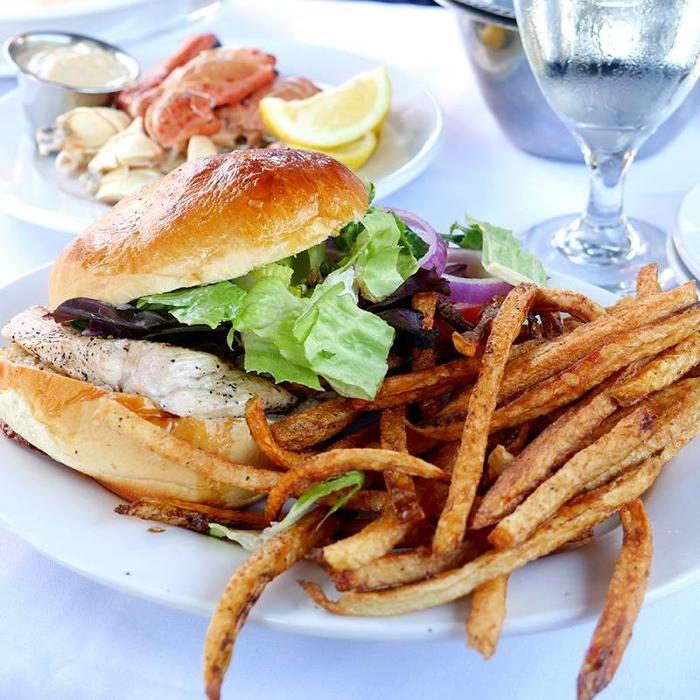 Billy's Stone Crab Hollywood