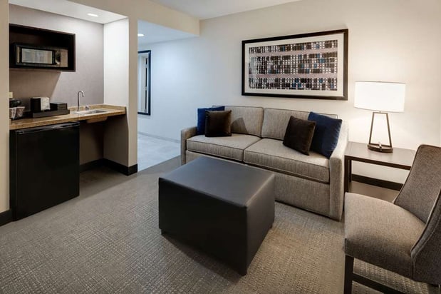 Images Embassy Suites by Hilton Detroit Troy Auburn Hills
