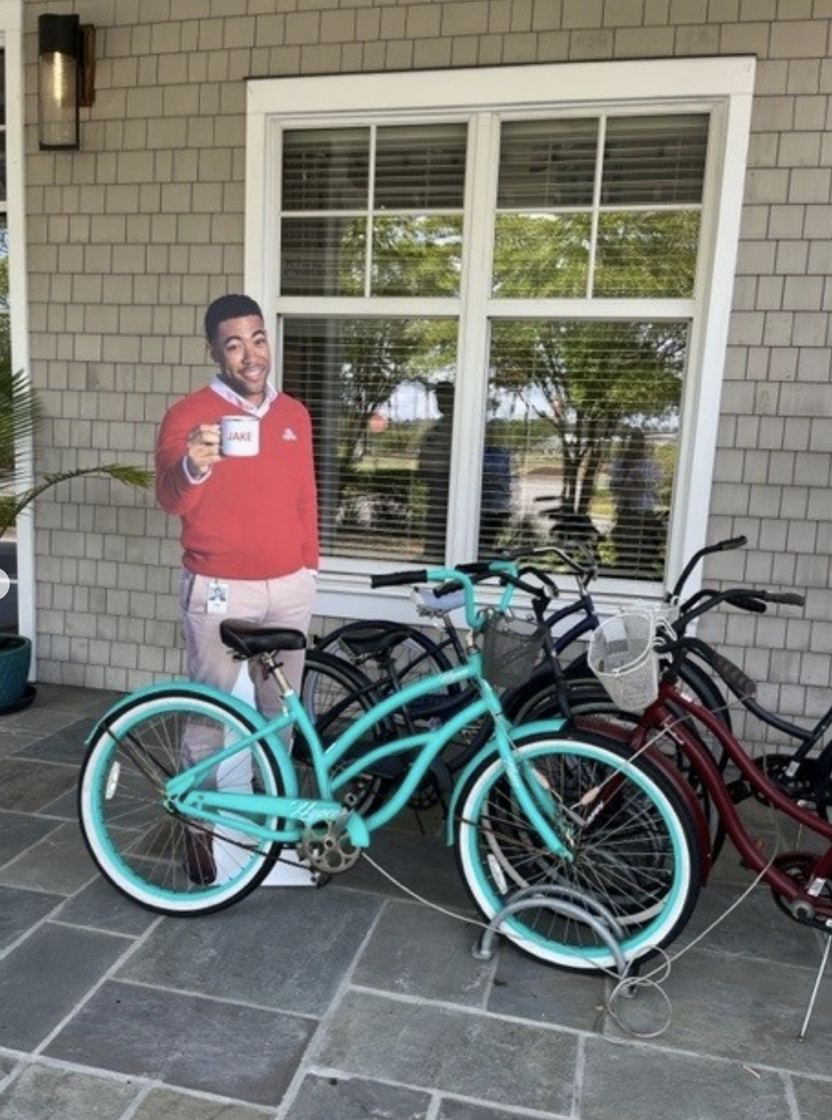 @Jakefromstatefarm was on an adventure today. He wanted to say hi to the ladies @brunswickforest Welcome Center, they have a lot going on in the neighborhood. Did you know that @inspirebrunswickforest 55 and over Senior Living will be open soon? Contact
Kat or Megan at the Brunswick Forest Welcome office. Jake decided to take a ride.