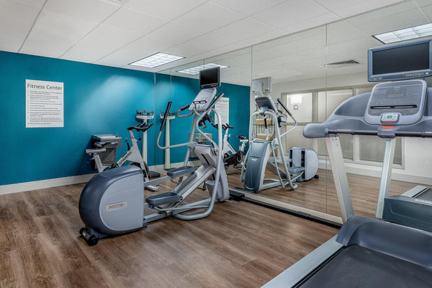Images Holiday Inn Express Chapel Hill by IHG