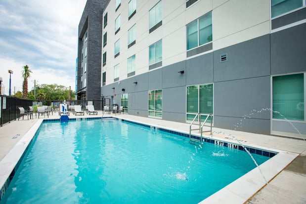 Images Holiday Inn Express & Suites Pensacola Airport North - I-10 by IHG