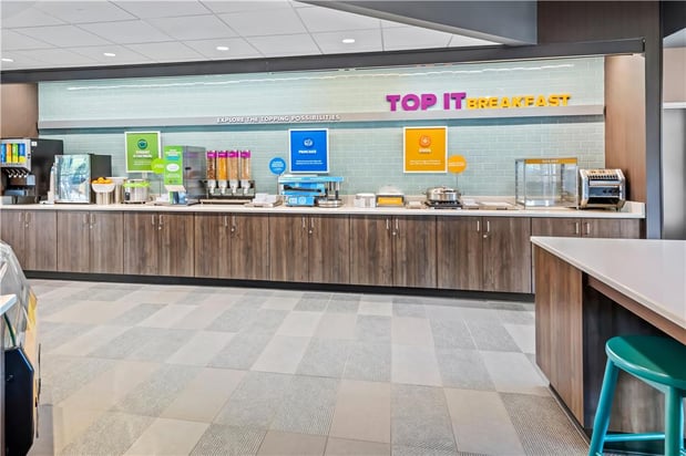 Images Tru by Hilton Kansas City Airport