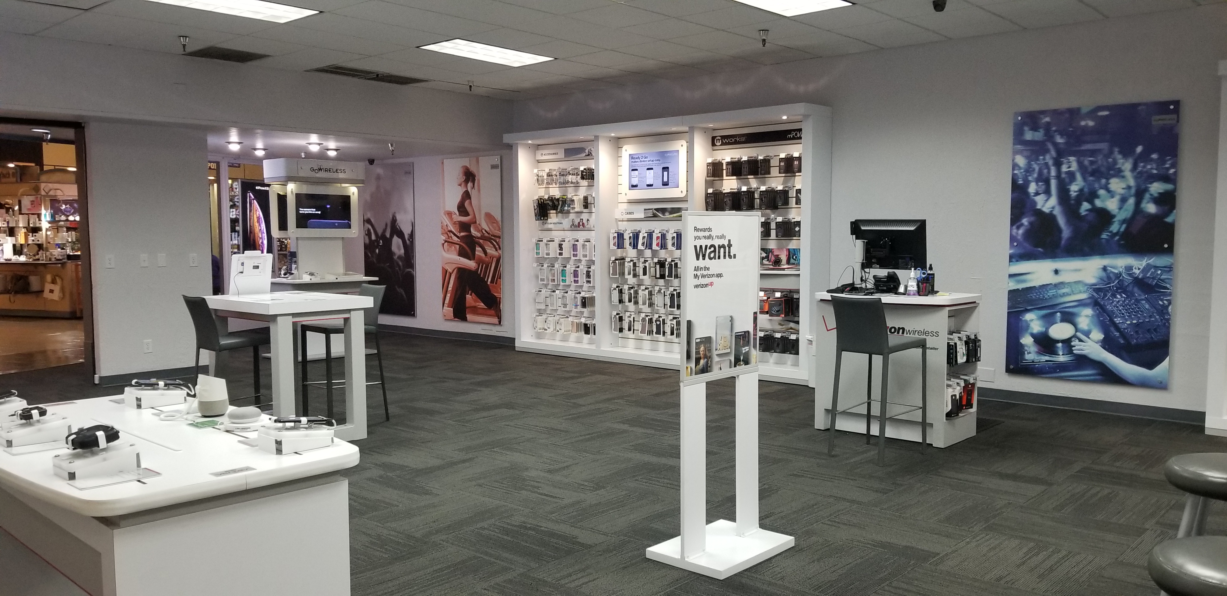 Verizon Authorized Retailer – GoWireless Photo