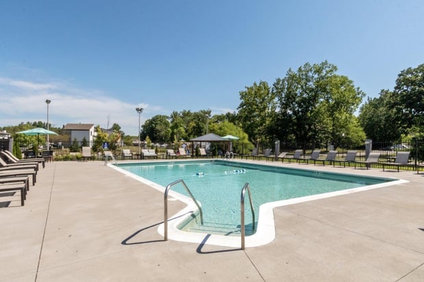 Images Lakeside Crossing at Eagle Creek Apartments and Townhomes