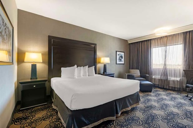Images Best Western Plus Midwest Inn