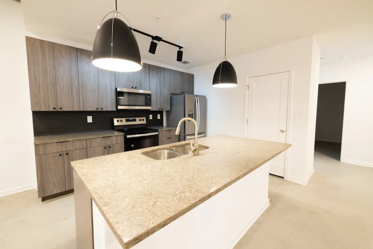 Large kitchen with isle