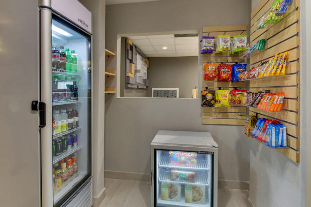 Images Holiday Inn Express West Palm Beach Metrocentre by IHG