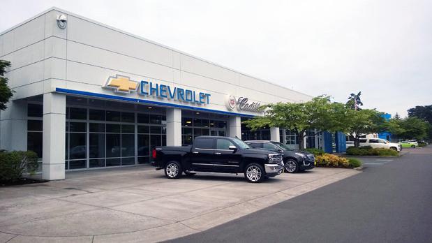 Images Kendall Cadillac of Eugene