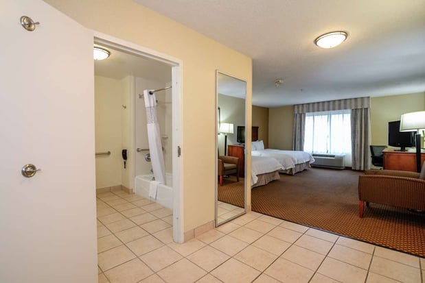 Images Hampton Inn & Suites Detroit/Chesterfield Township