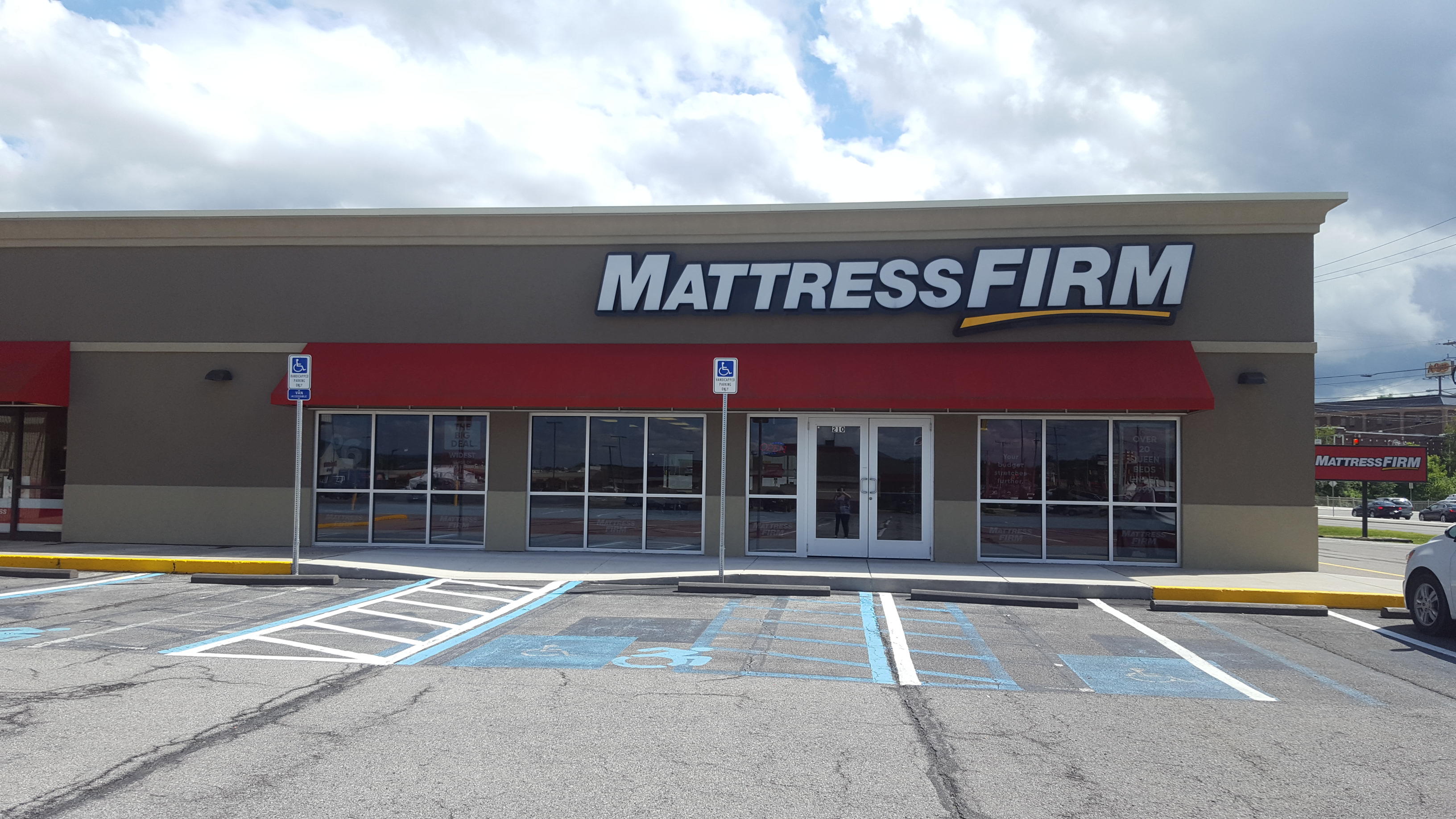 Mattress Firm Altoona Photo