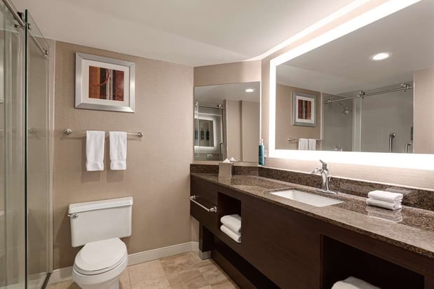 Images DoubleTree by Hilton New York LaGuardia Airport