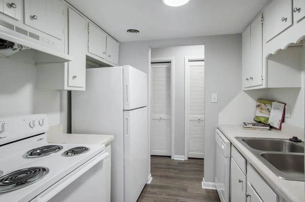Images Gates at Summerville Apartments