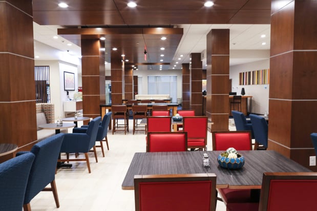 Images Holiday Inn Express & Suites Houston IAH - Beltway 8 by IHG