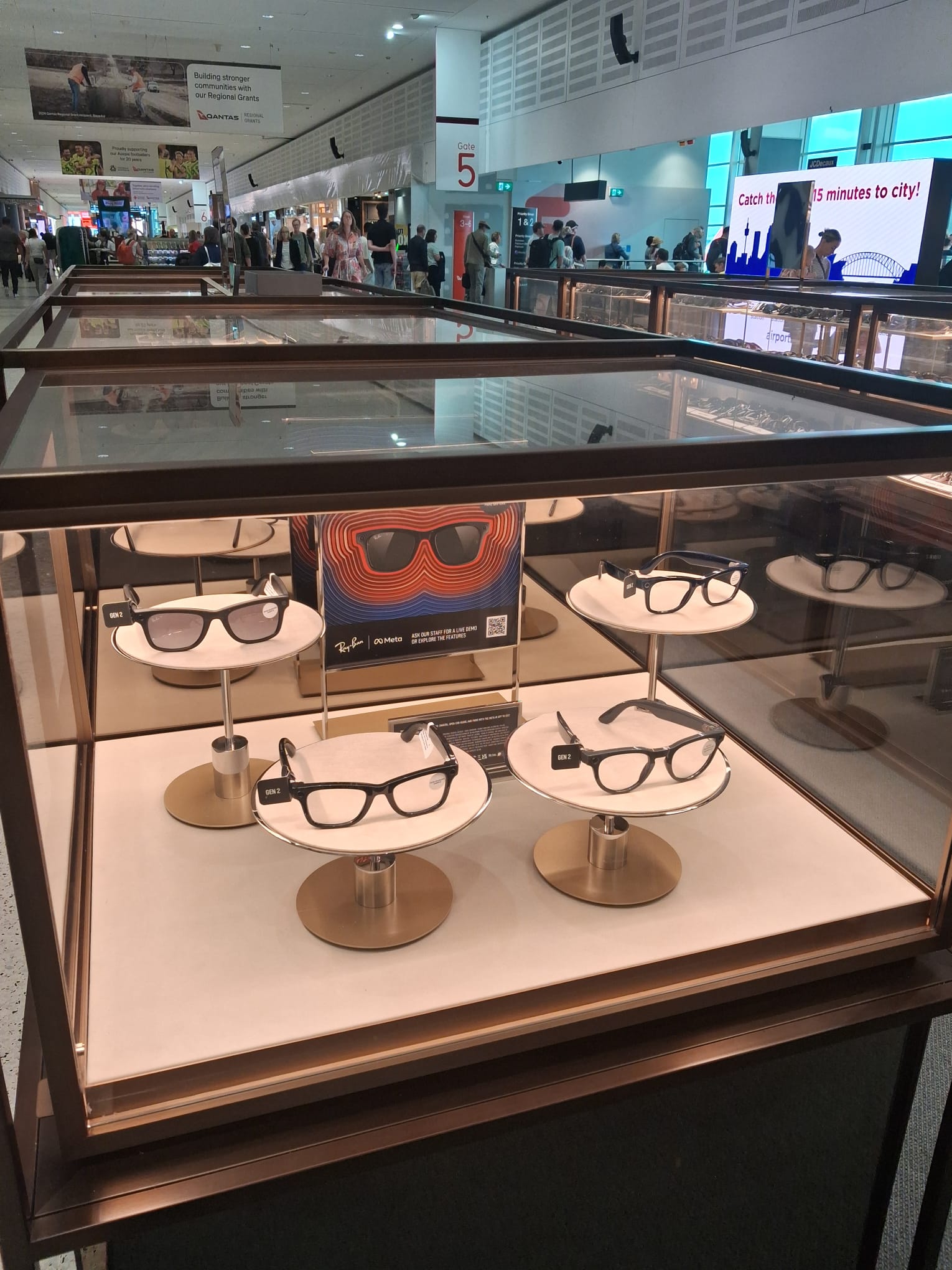 Images Sunglass Hut Sydney Qantas Domestic Terminal