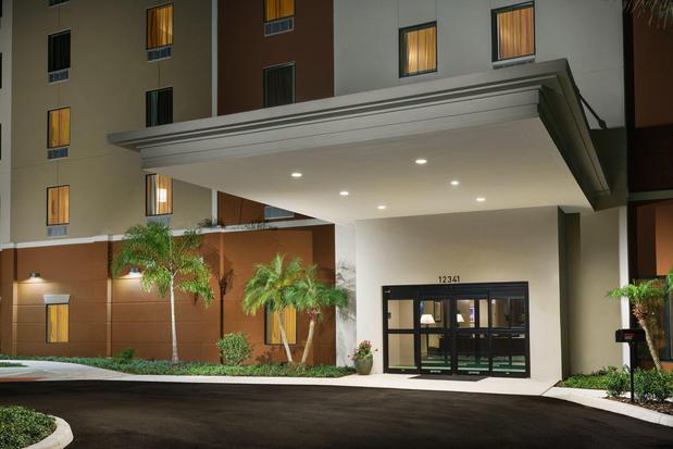 Images Candlewood Suites Orlando - Lake Buena Vista, an IHG Hotel