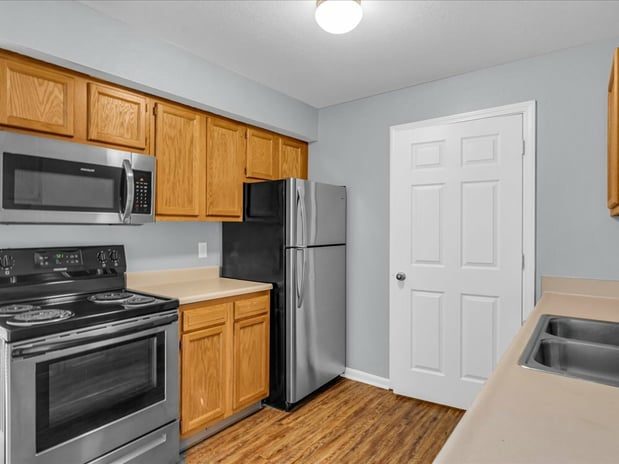 Images River Club Apartments