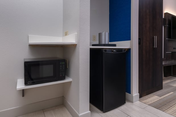 Images Holiday Inn Express & Suites Lakeland South by IHG