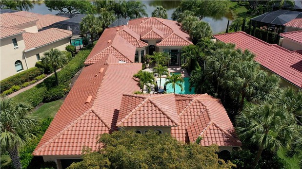 Images Roman Roofing Inc