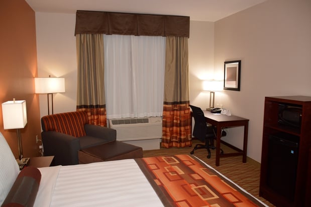 Images Best Western Plus Spring Inn & Suites