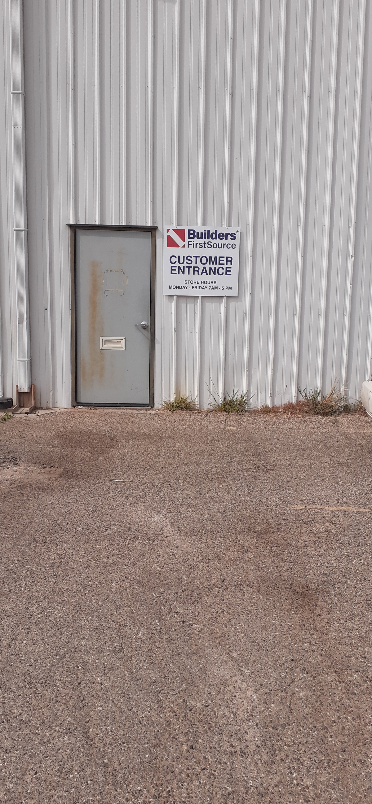 Builders FirstSource Building Materials Millwork Facility in Lubbock TX Building Sign.