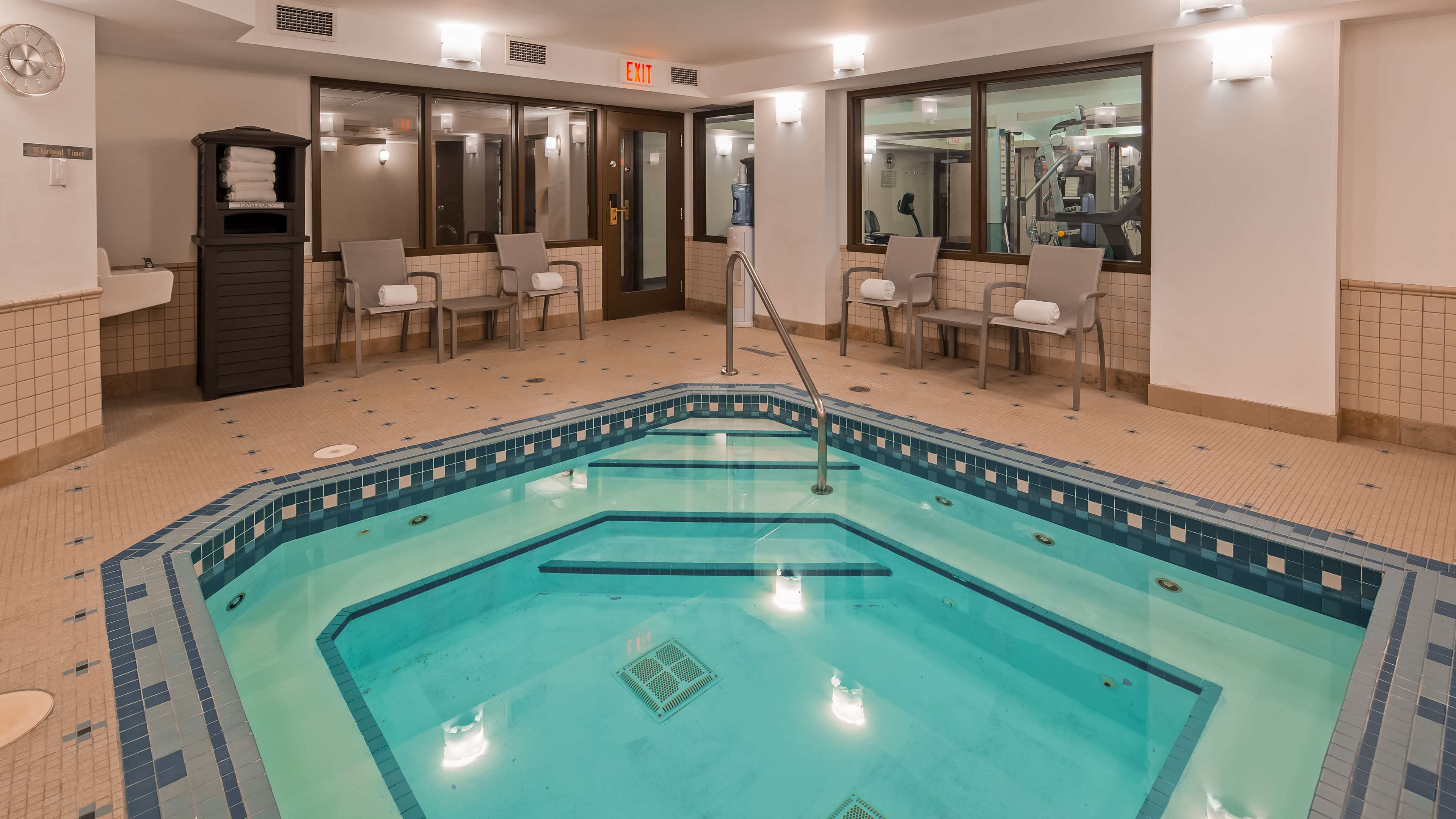 Best Western Airdrie in Airdrie: Hot Tub