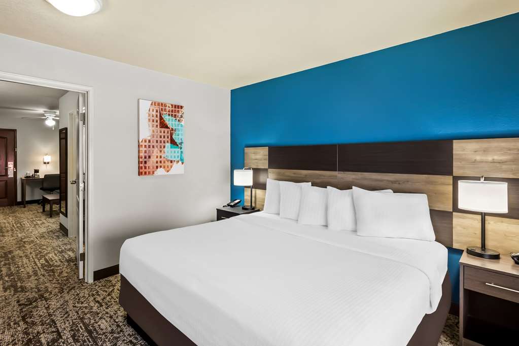 BW FortWayne IN KingSuite