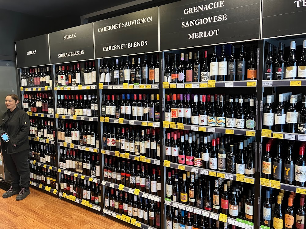 Images Liquorland Pacific Pines (Pitcairn Way)