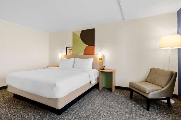 Images Spark by Hilton Daleville Roanoke North