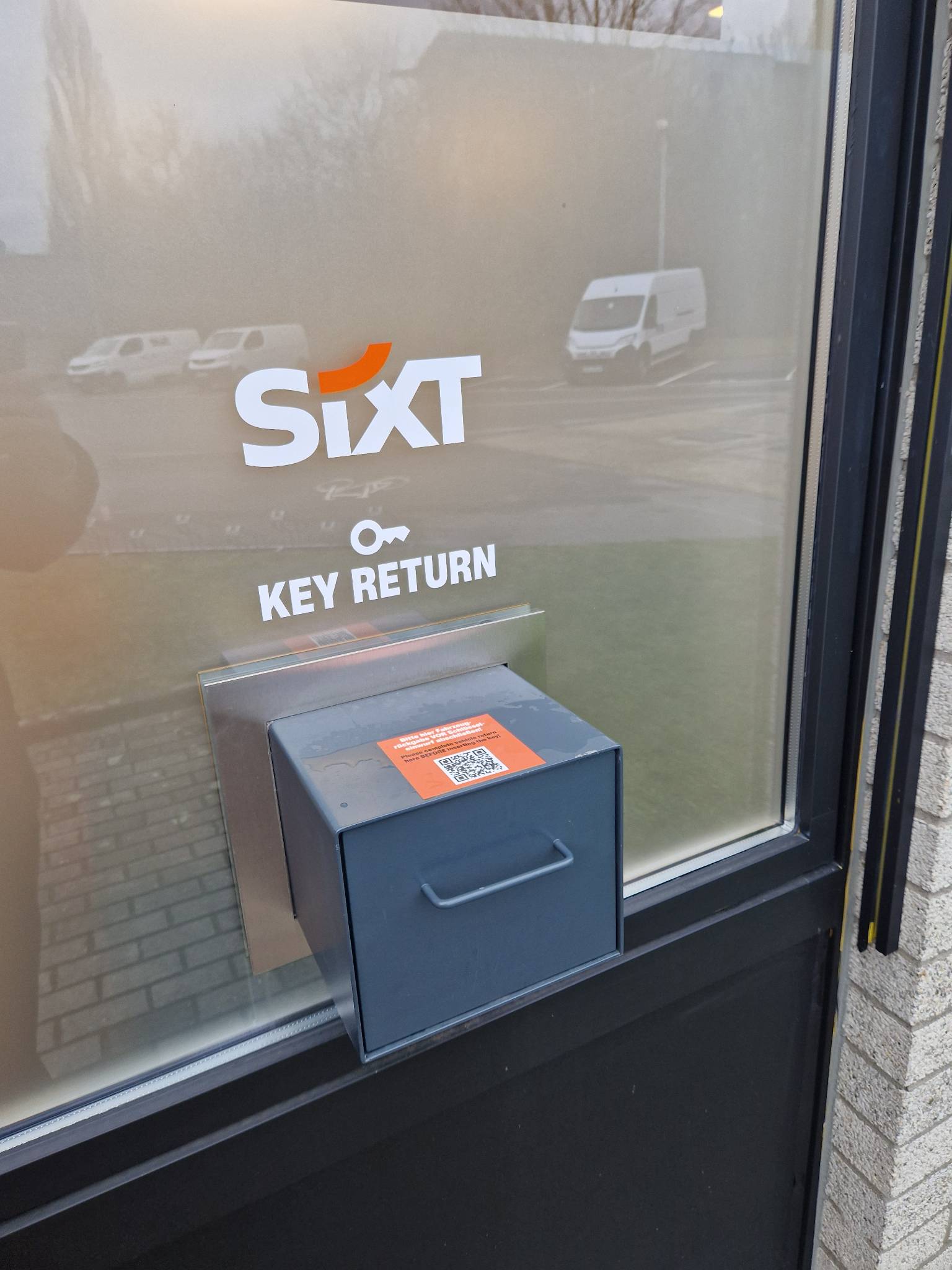 SIXT Truck Center Düsseldorf, Tilde-Klose-Weg 2-4 in Düsseldorf